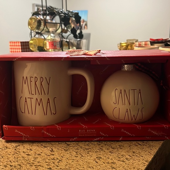 Cute pet set. - Picture 1 of 1